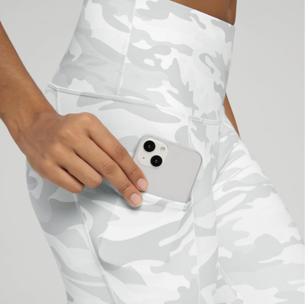 Like New! Athletic Leggings Grey/White Camo Size Large - Picture 3 of 16